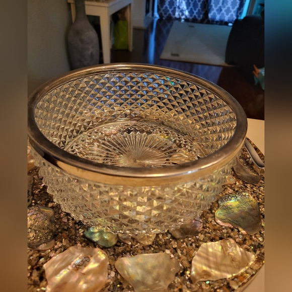 Heavy Glass Bowl from England - Picture 6 of 8